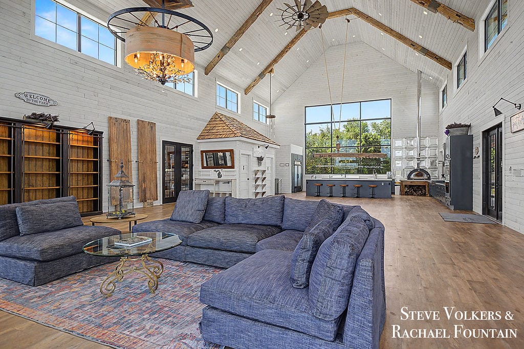 New The Custom Barn photo